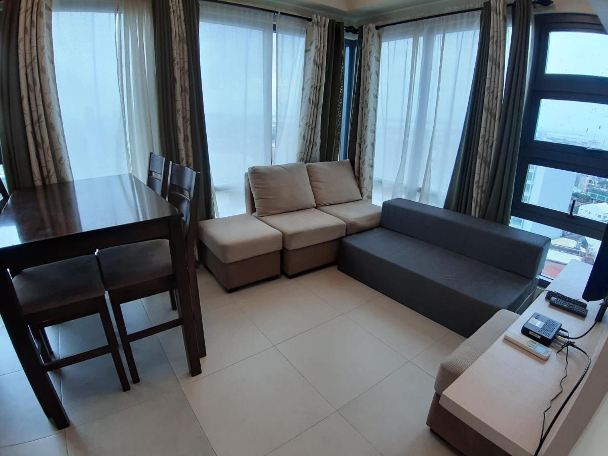 Cebu City Suites Ramos Tower By P&J Extérieur photo